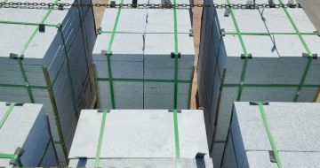 榆林 芝麻白花岗岩5公分地铺石 花岗岩厂家工厂装车日常