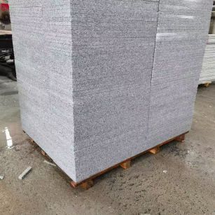 榆林 芝麻白火烧面1.8厚300*600地铺石，尺寸标准，厚薄均匀