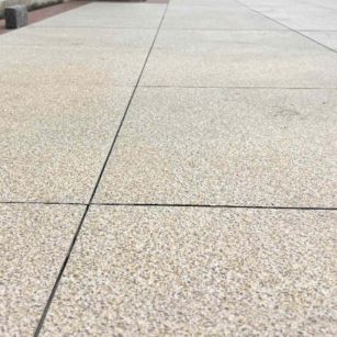 榆林 黄金麻花岗岩石板材荔枝面地面铺装效果