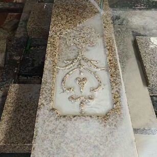 榆林 黄金麻花岗岩异形加工雕刻栏杆大柱