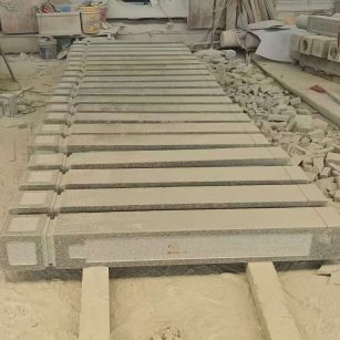 榆林 芝麻白异形加工雕刻-栏杆大柱，方柱