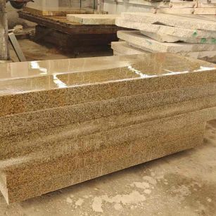 榆林 黄金麻栏杆料半成品加工中