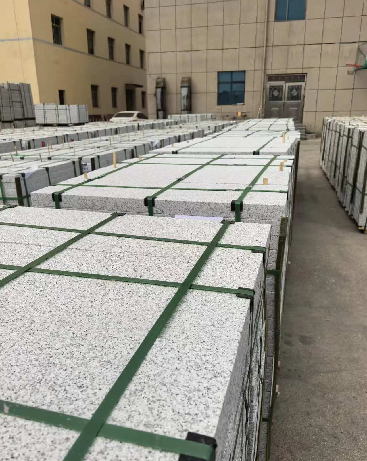 榆林 白麻花岗岩5.0公分荔枝面地铺石