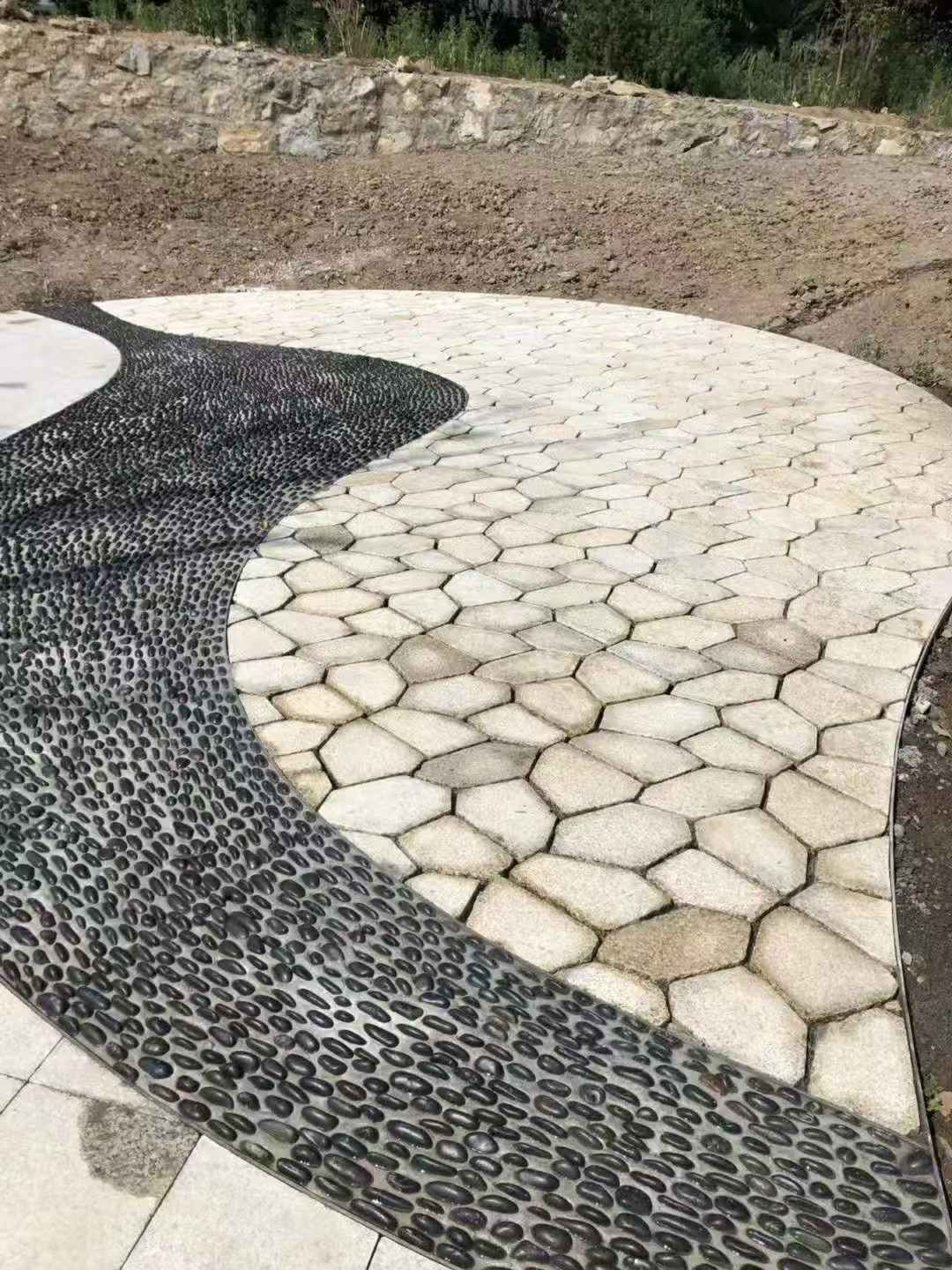 榆林 黄金麻冰裂纹地铺石工地铺装案例