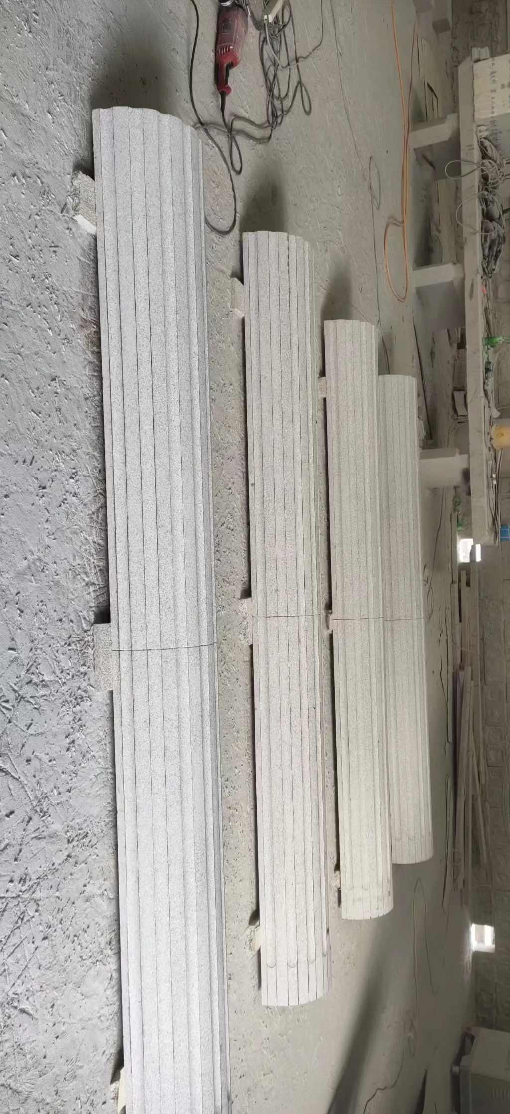 榆林 花岗岩厂家带你看白麻花岗岩门楼大柱柱皮