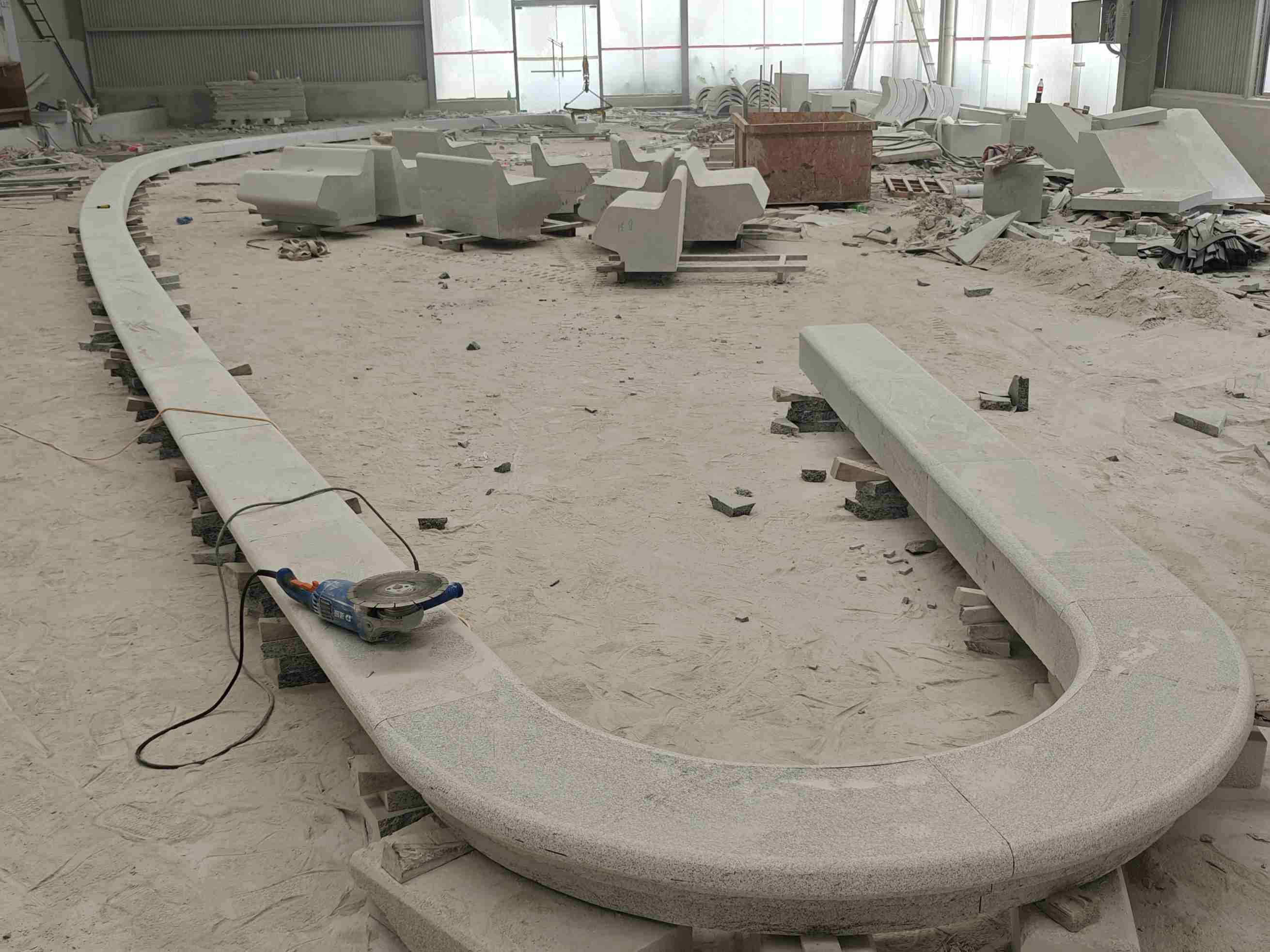 榆林 芝麻白花岗岩弧形花坛石，坐凳石