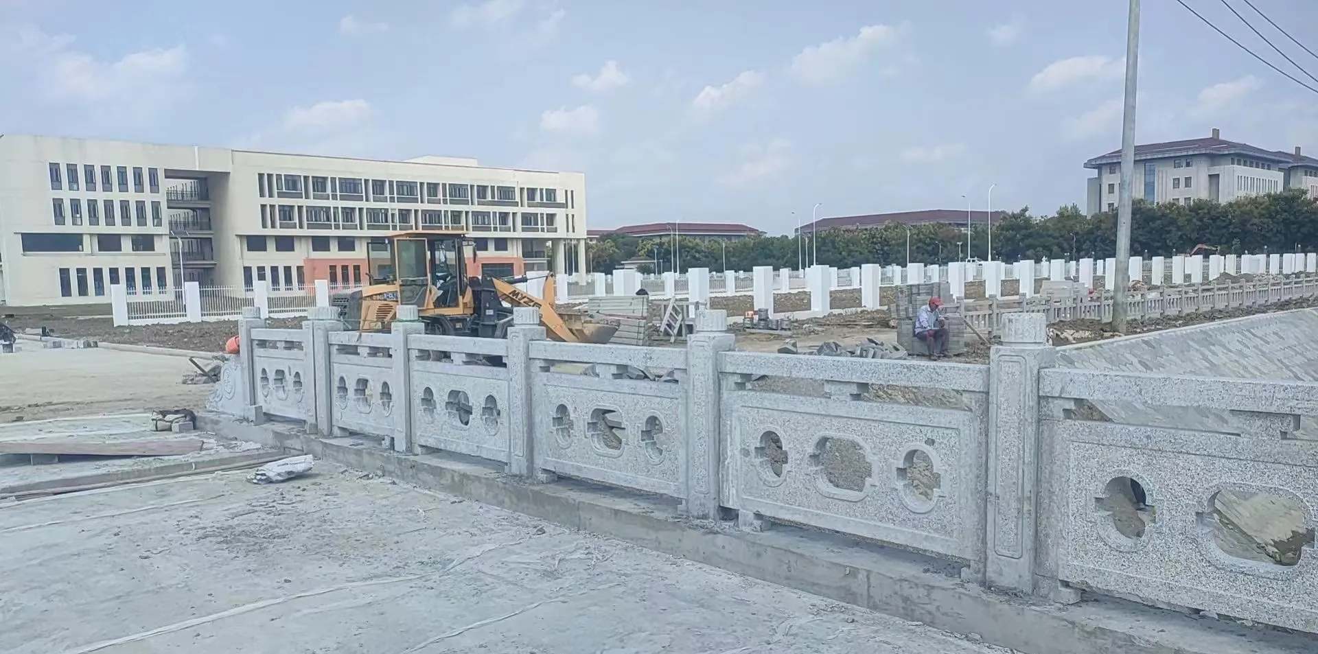 榆林 白麻花岗岩荔枝面河道栏杆