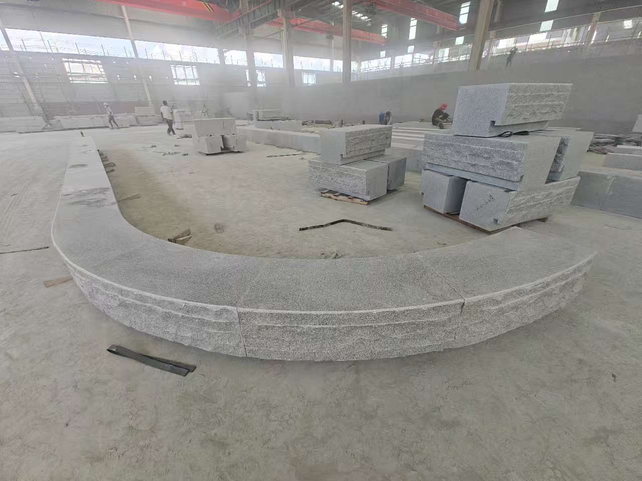 榆林 芝麻白异形坐凳，自然面光面弧形加工