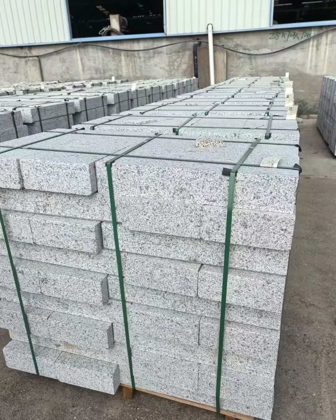 榆林 白麻花岗岩路沿石，弧形路沿石，道牙石，马路牙子，界石，路缘石，平沿石，直岩石，平缘石等