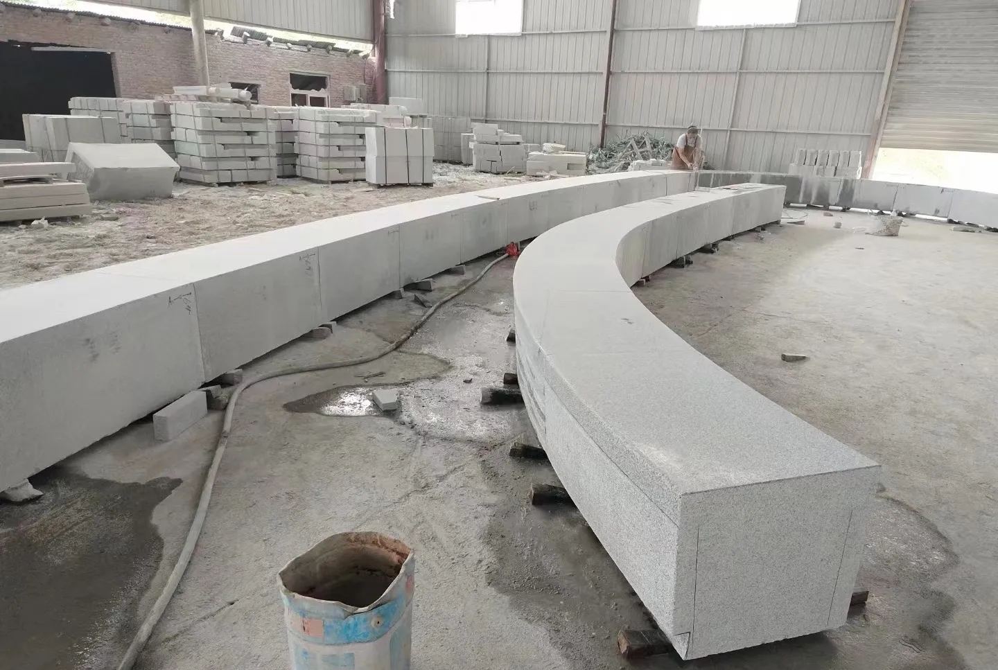 榆林芝麻白花岗岩石板材 园林光面弧形坐凳