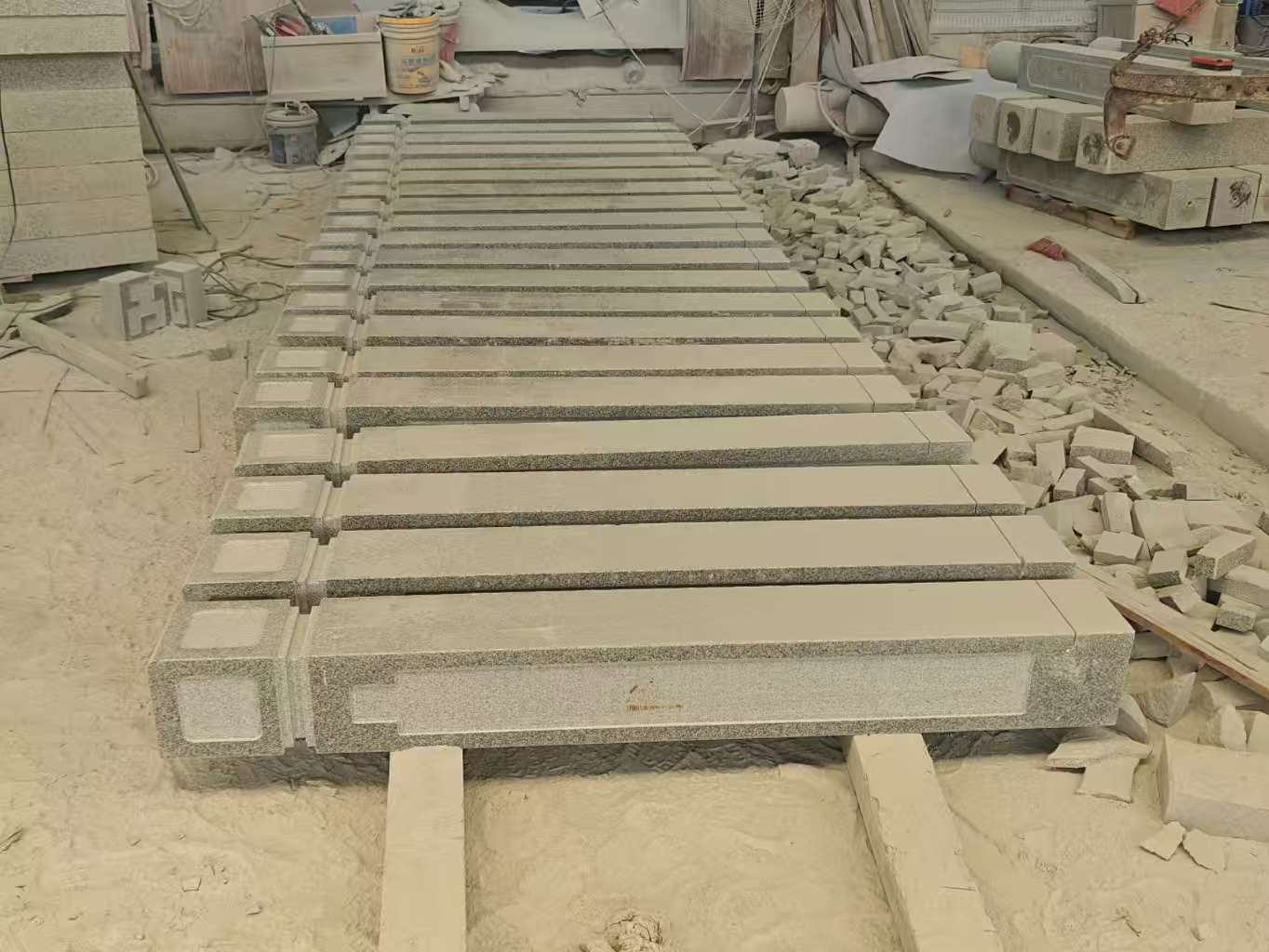 榆林 芝麻白异形加工雕刻-栏杆大柱，方柱