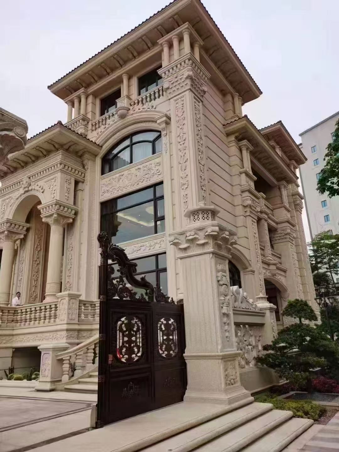 榆林 黄金麻花岗岩别墅外墙干挂效果展示