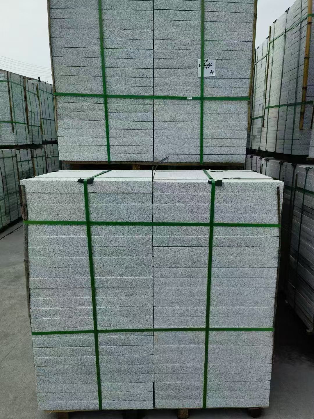 榆林 芝麻白火烧，园林广场市政工程地铺石，1.8~5.0厚均有现货