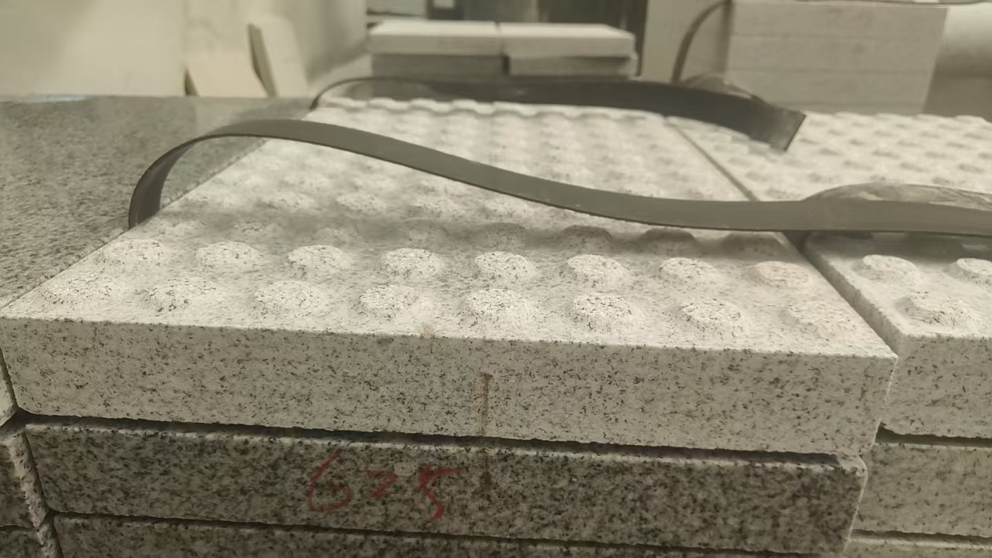 榆林 芝麻白花岗岩6.0公分荔枝面五轴加工雕刻盲点