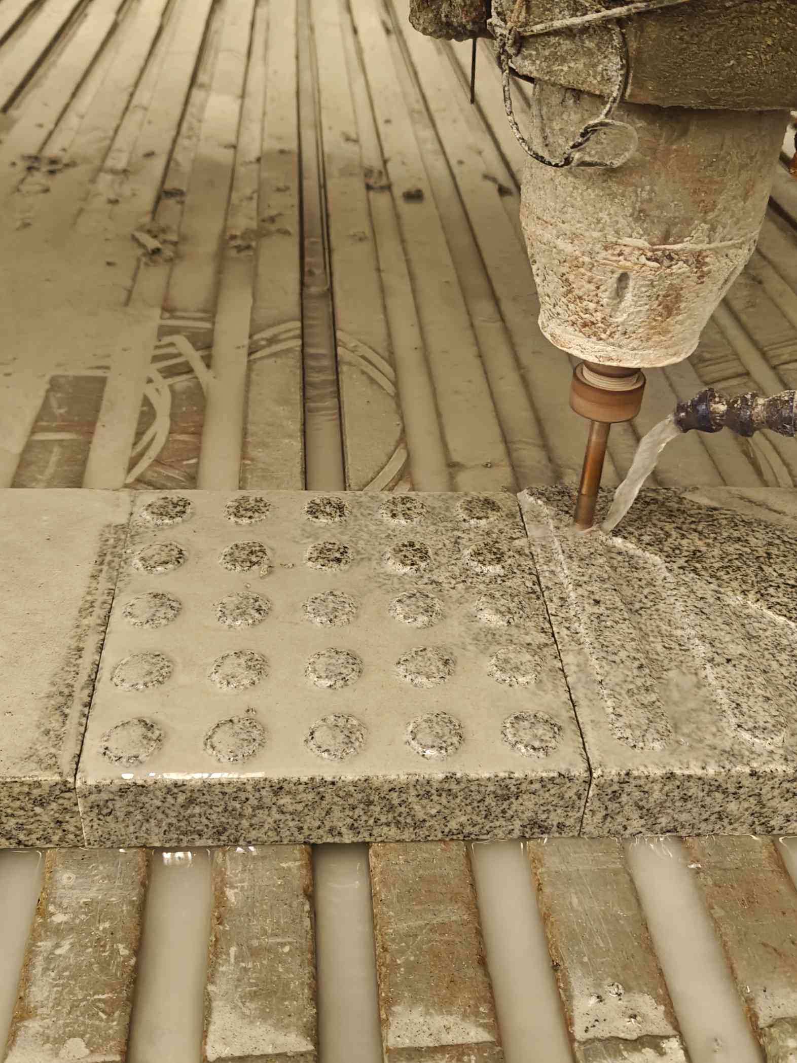 榆林 芝麻白花岗岩石材盲人石、盲道石、盲点石