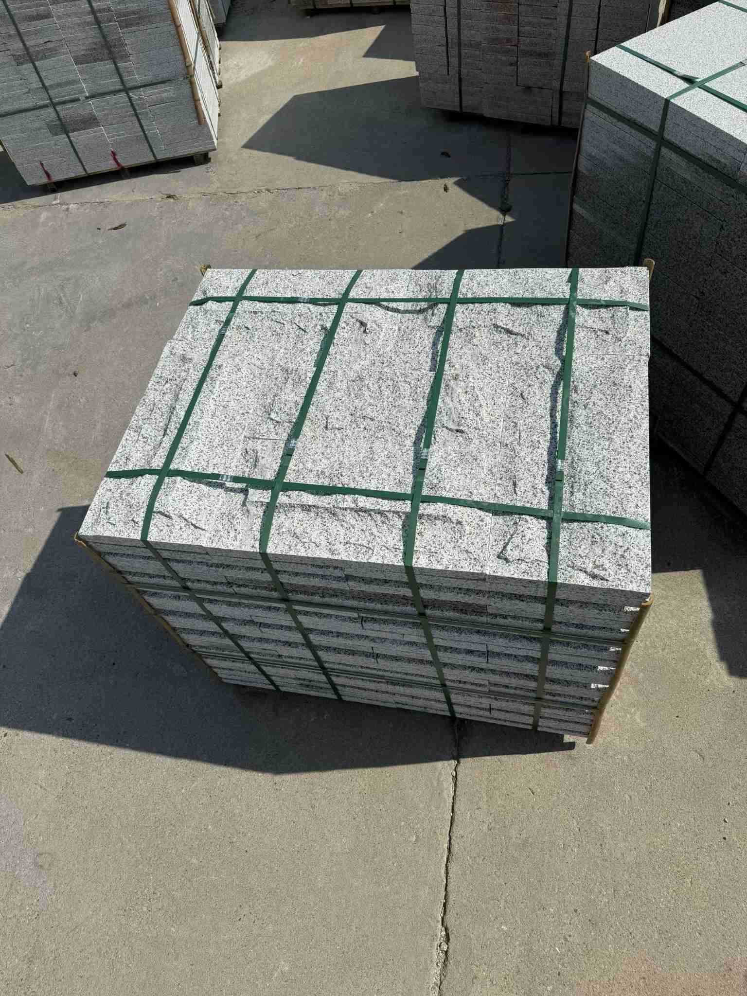 榆林 白麻花岗岩石材自然面蘑菇石成品