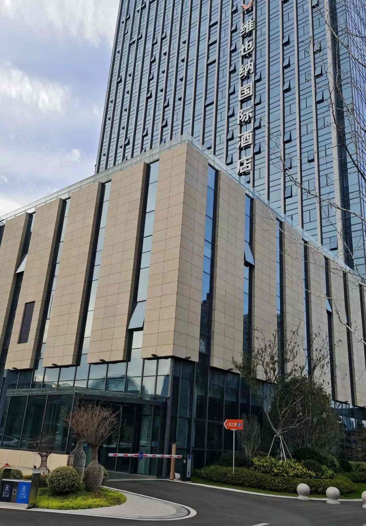 榆林 黄金麻花岗岩外墙干挂