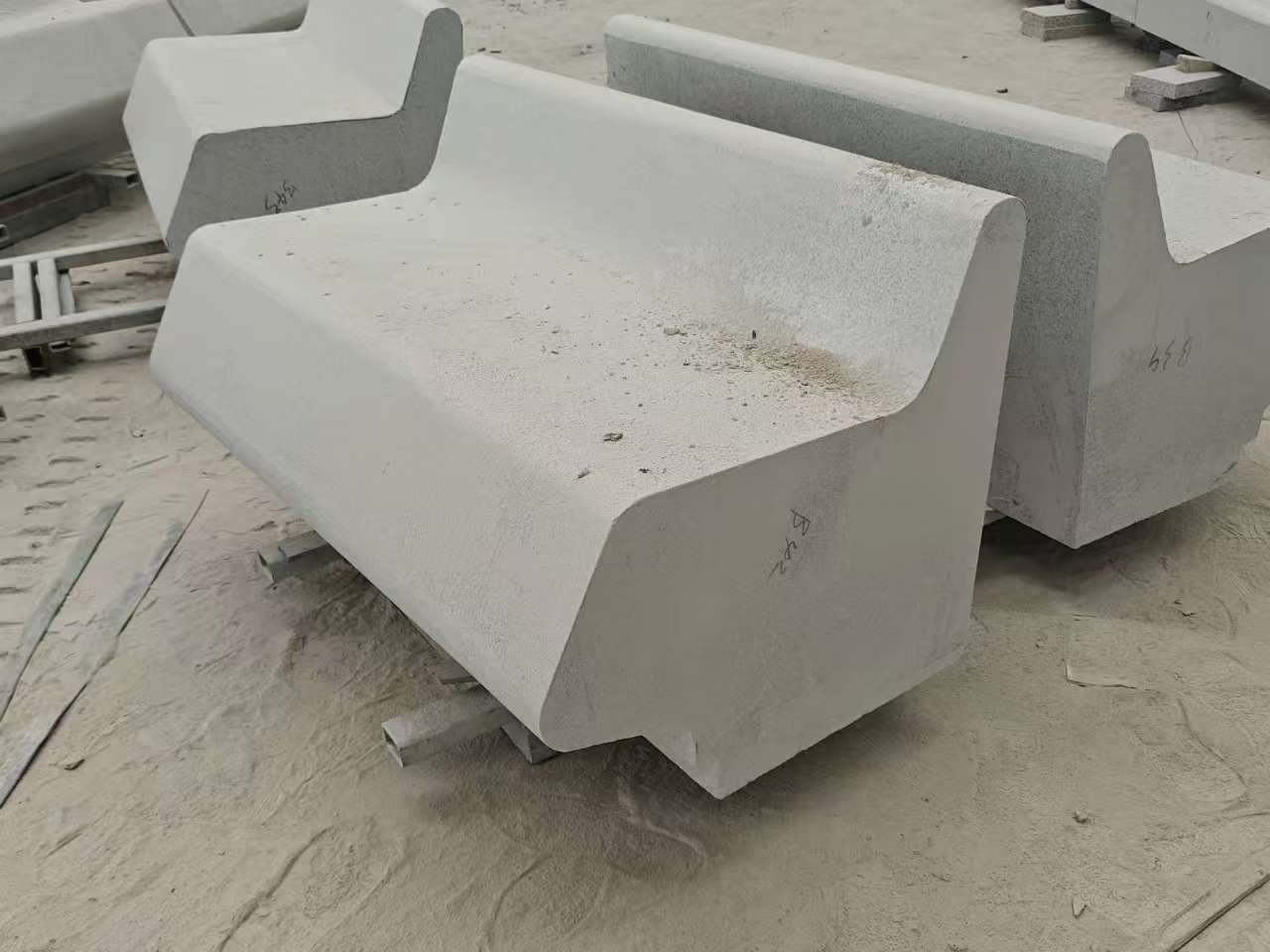 榆林 芝麻白花岗岩异形坐凳，石凳