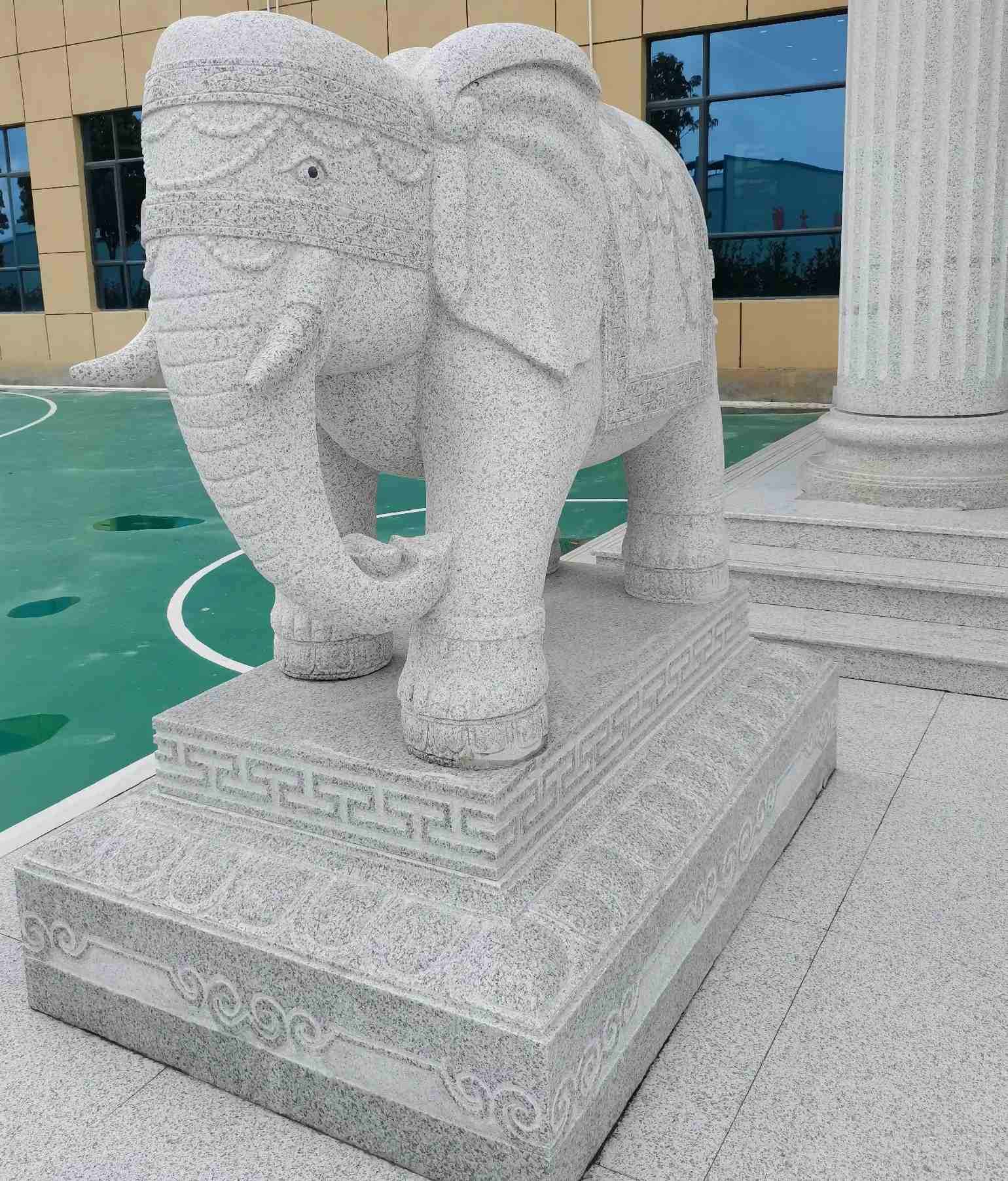 榆林 白麻花岗岩动物异形石雕-大象