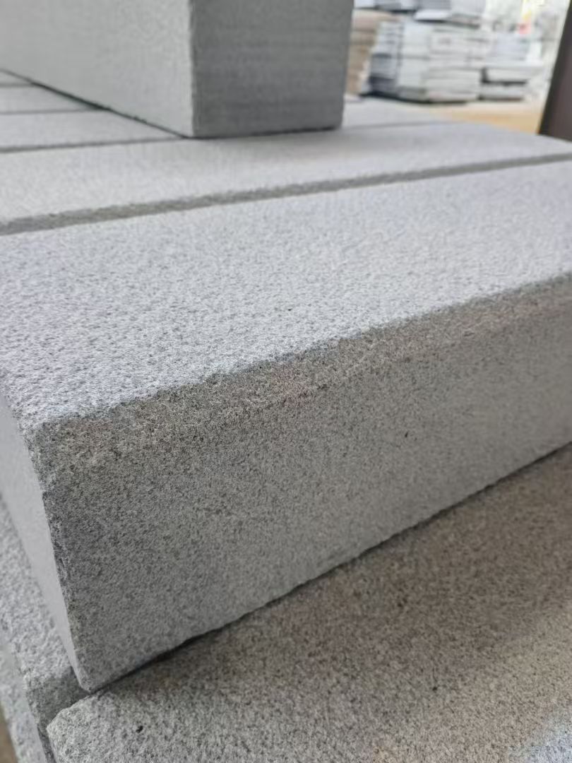 榆林 芝麻灰荔枝面路沿石